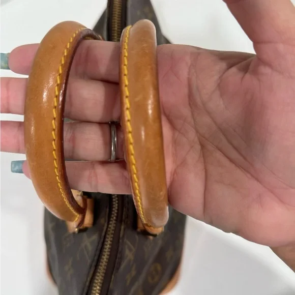 Louis Vuitton ALMA Classic Monogram Satchel - Picture 3 of 10